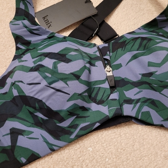 Knix Catalyst Front Zip Sports Bra in Axis (Blue) size 1 - Picture 5 of 11